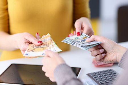 Mesa de dinero y cambios